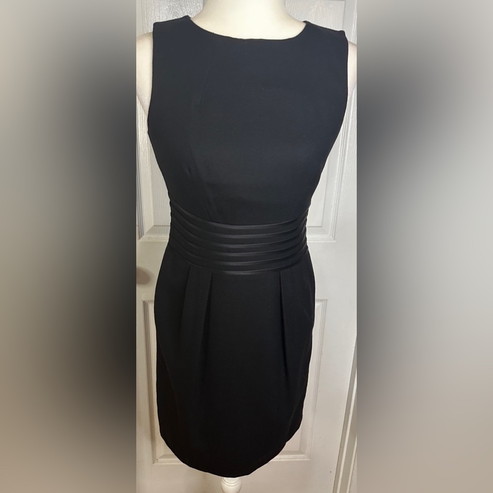 Banana Republic Dress Black Sleeveless Knee Length Sheath Silk Wool Sz 4 Petite